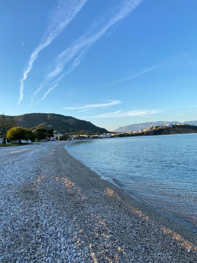Mpanos Sea Apartment 2 Loutra Oraias Elenis Buitenkant foto